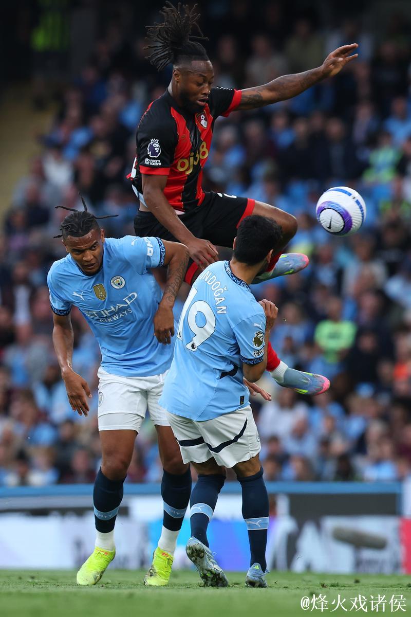 曼联与伯恩茅斯本场合计完成39次射门，创本季英超单场最高纪录